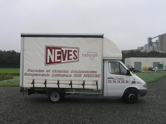 camion baché Neves
